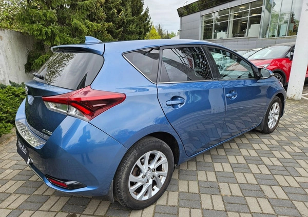 Toyota Auris cena 63500 przebieg: 76000, rok produkcji 2015 z Bodzentyn małe 232